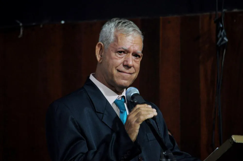 Jair Antonio da Silva, se emociona ao discursar. Foto Carlos Roberto Francisquini/Arquivo Jornal Circulando 