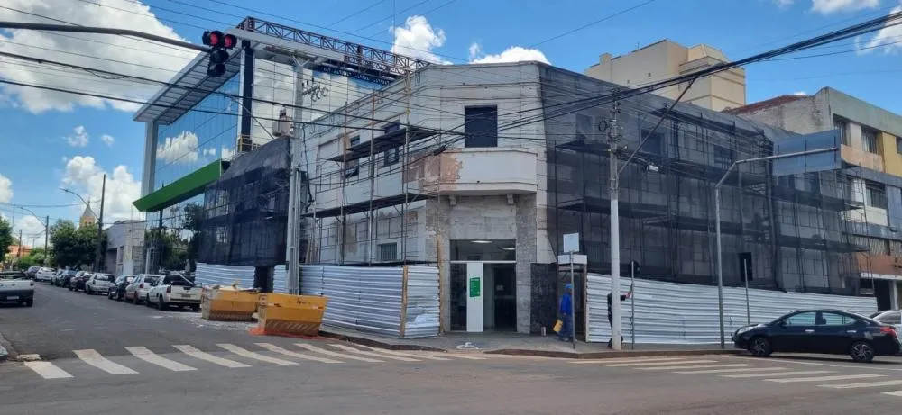 Vista parcial da sede da Cooperativa Sicredi Paranapanema Serrana em Cambará - Fotos: Carlos Roberto Francisquini/Arquivo Jornal Circulando