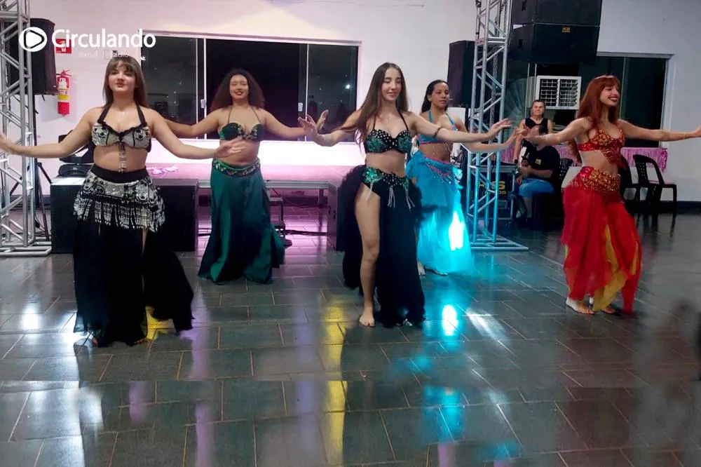 Grupo de Dança do Ventre marcou presença no evento em homenagem ao Dia Internacional da Mulher - Foto: Clau Guerra Francisquini/Especial para o Jornal Circulando