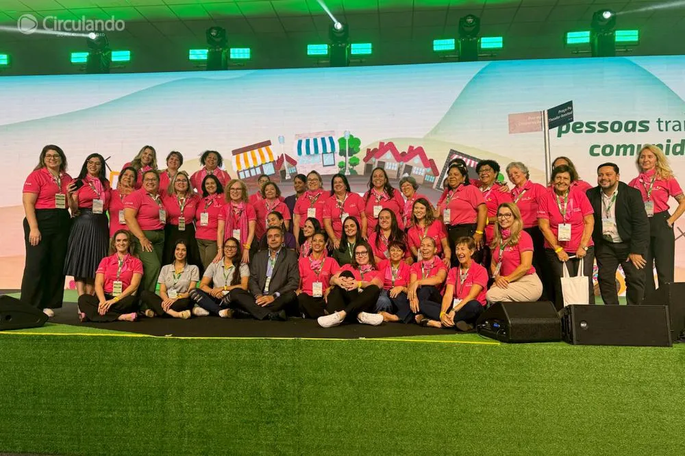 Integrantes do Comitê Mulher da Cooperativa Sicredi Paranapanema Serrana em Foz do Iguaçu - Foto: Clau Guerra Francisquini/Arquivo Jornal Circulando
