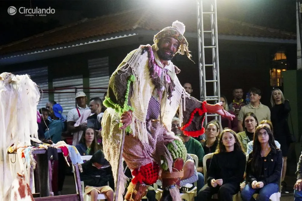 “Fugulha” Peça premiada leva reflexão e poesia ao FESCAM, reafirmando a força do teatro paranaense  - Foto: Carlos Roberto Francisquini/Arquivo Jornal Circulando