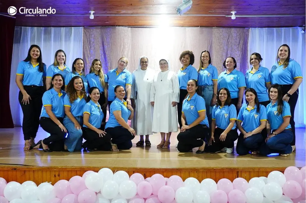 Diretoria e quadro de educadores da Escola Nossa Senhora das Graças - Foto: Carlos Roberto Francisquini/Arquivo Jornal Circulando