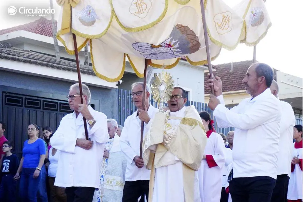 Padre Antônio Carlos Qualia - Fotos: Carlos Roberto Francisquini/Arquivo Jornal Circulando