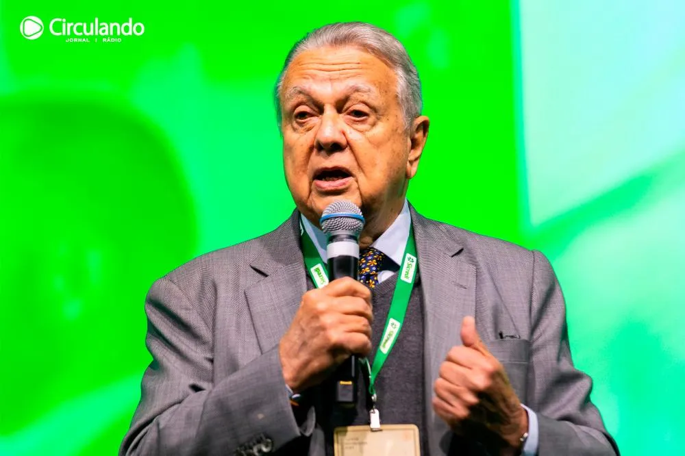 Durante Summit Governança Sicredi, Roberto Rodrigues ressaltou protagonismo das cooperativas diante das transformações globais Créditos: Leandro Carvalho/Sicredi/Especial para o Jornal Circulando