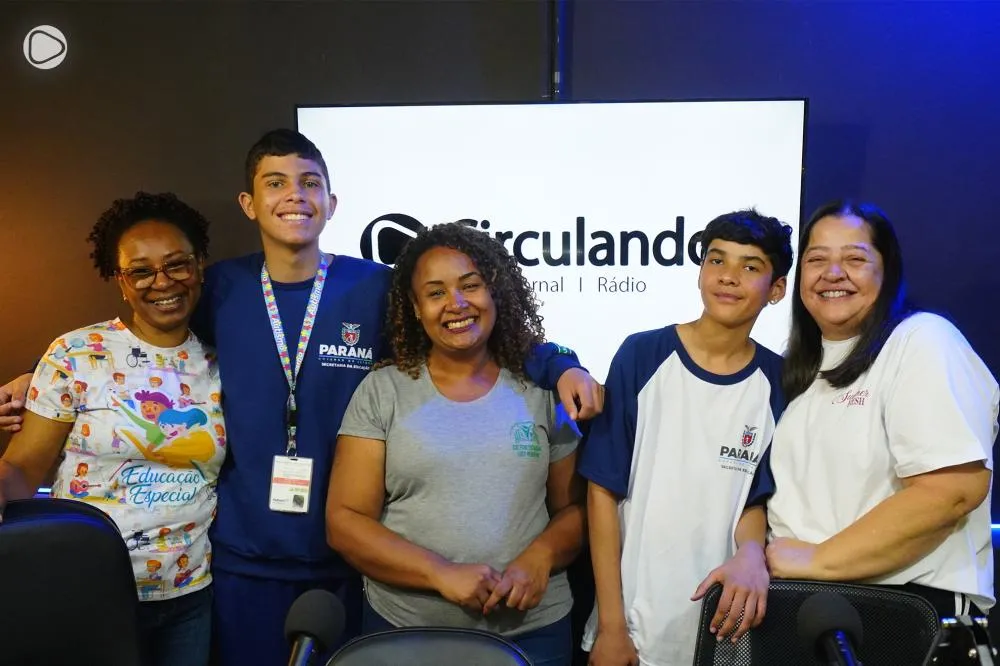 Professores e estudantes de Cambará fazem história - Foto: Carlos Roberto Francisquini/Arquivo Jornal Circulando