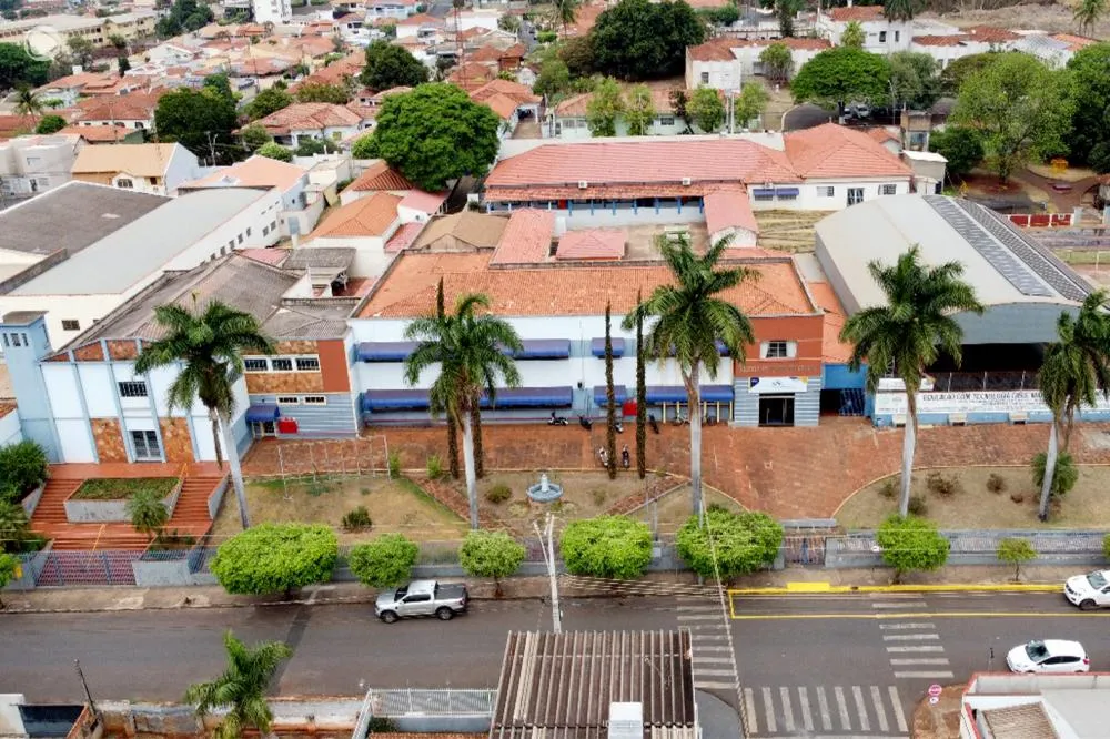 Colégio Nossa Senhora das Graças - Foto: Carlos Roberto Francisquini/Arquivo Jornal Circulando