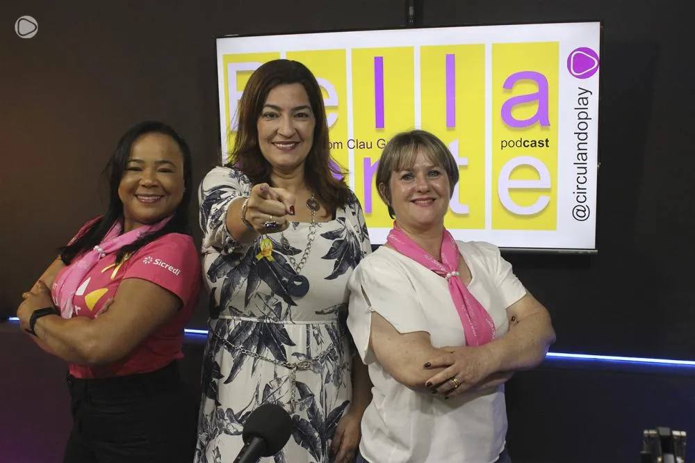 Erika Christian entre Amanda Ribeiro e Clau Guerra - Foto: Carlos Roberto Francisquini/Arquivo Jornal Circulando