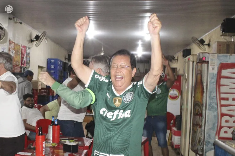 Torcedores do Palmeiras celebram goleada e classificação para a Final da Libertadores em Cambará - Foto: Carlos Roberto Francisquini/Arquivo Jornal Circulando
