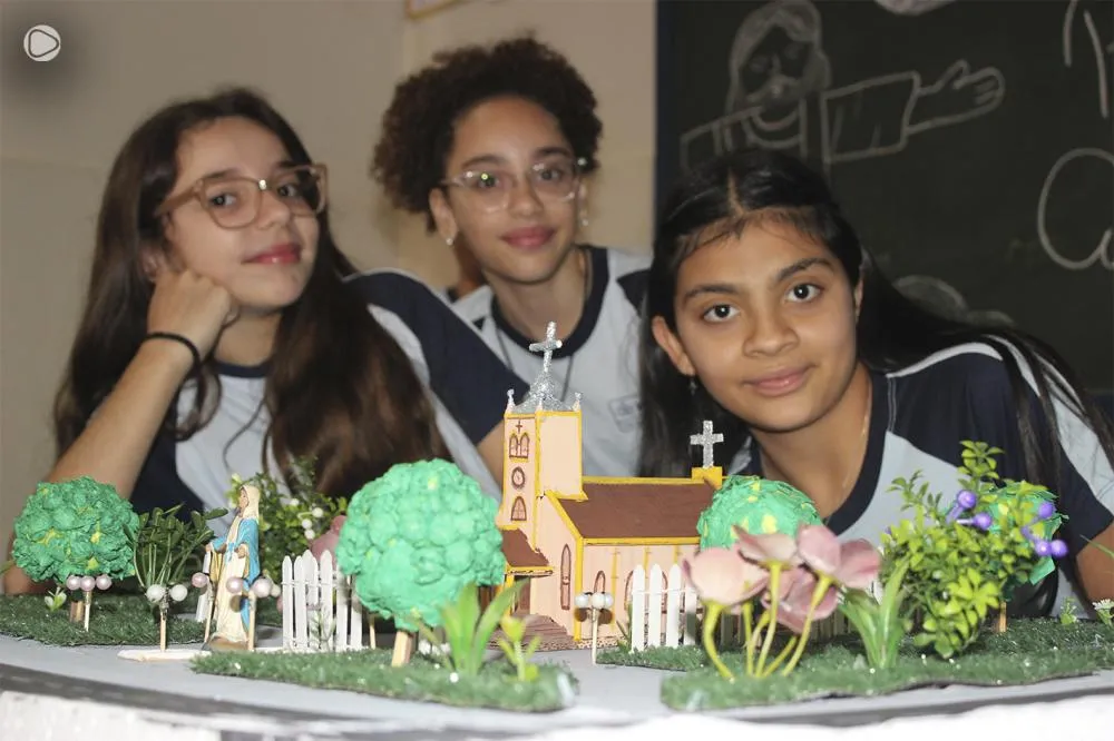 Estudantes do CNSG apresentam maquete e história da Paróquia Nossa Senhora das Graças: Foto: Carlos Roberto Francisquini/Arquivo Jornal Circulando