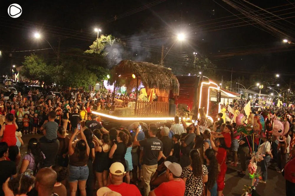 Caravana Dacalda arrasta multidão em Cambará - Foto: Carlos Roberto Francisquini/Arquivo Jornal Circulando 