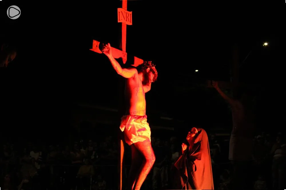 Cena marcante do Cristo Crucificado e Maria, sua Mãe no Monte das Oliveira - Foto: Antônio Francisquini Neto - Arquivo Jornal Circulando
