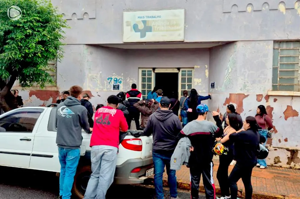 Agência do Trabalhador esteve lotada durante todo o dia da última sexta-feira 15 de maio - Foto: Carlos Roberto Francisquini 