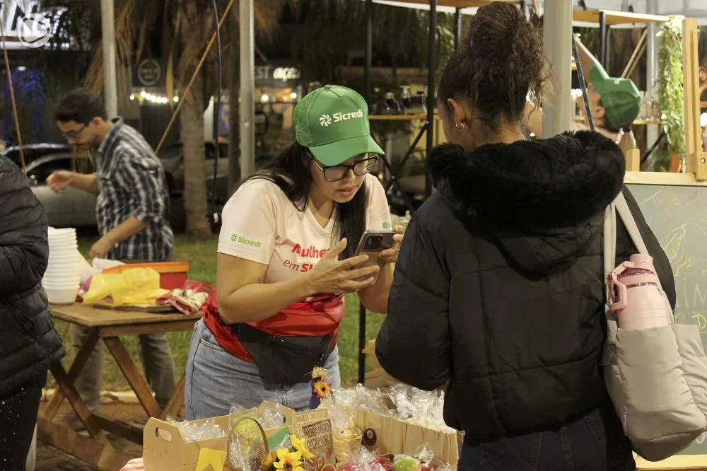 Feira de Mulheres em Superação do Sicredi é sucesso em Cambará - Fotos: Antônio Francisquini Neto - Arquivo REDE CIRCULANDO
