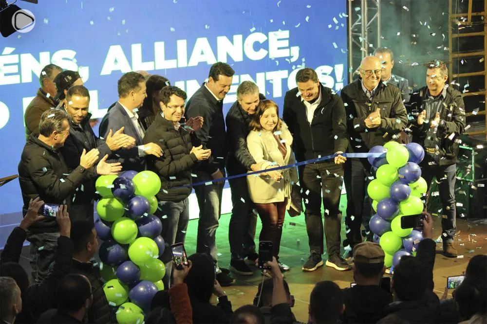 Ratinho Junior participa da inauguração de novo complexo industrial em Cambará