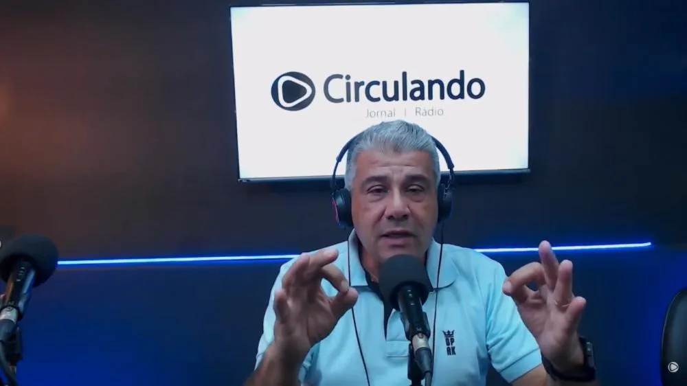 Walcir Joaquim - Prefeito de Cambará - durante entrevista para a Rádio Circulando I Arquivo REDE CIRCULANDO