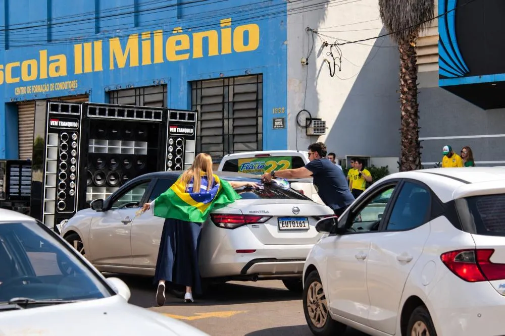Eleitores pró-Bolsonaro mobiliza apoiadores em Cambará  Fotos: Carlos Roberto Francisquini/Arquivo REDE CIRCULANDO