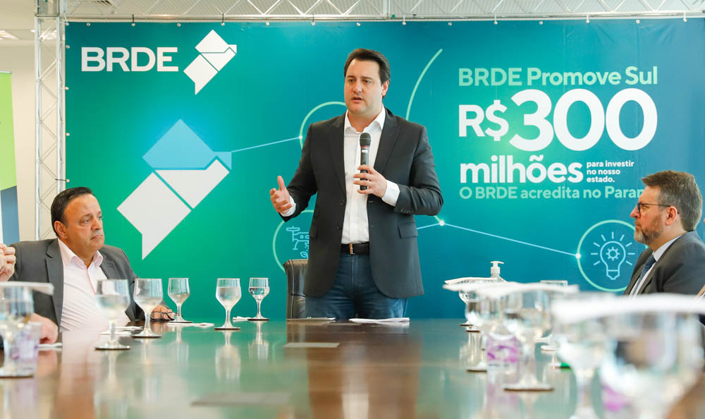 Ratinho Junior destacou que as entidades financeiras do Estado, como o BRDE e a Fomento Paraná, são fundamentais para dar suporte à economia e ao desenvolvimento