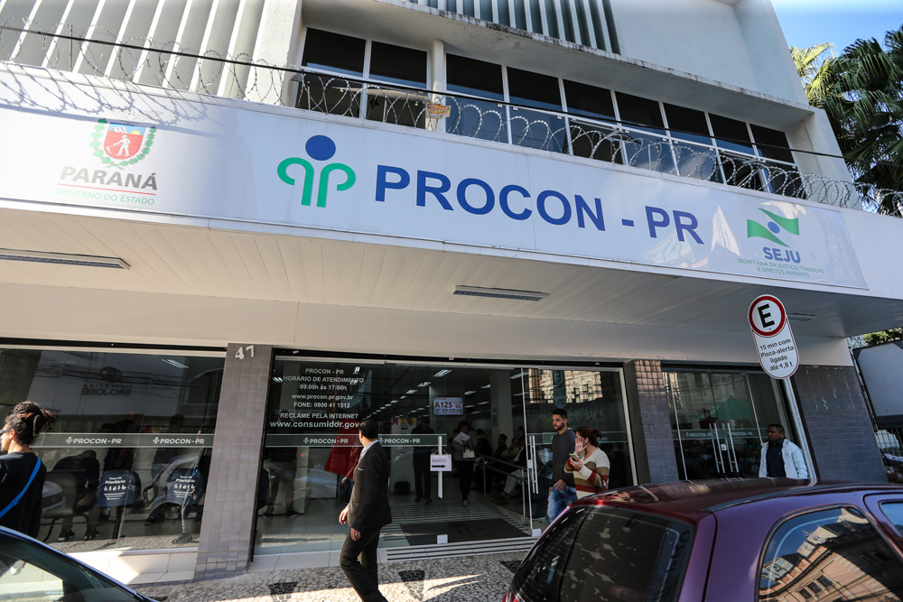 O portal e o aplicativo do PIÁ – Paraná Inteligência Artificial ( www.pia.pr.gov.br ) também oferecem uma série de serviços personalizados ao cidadão