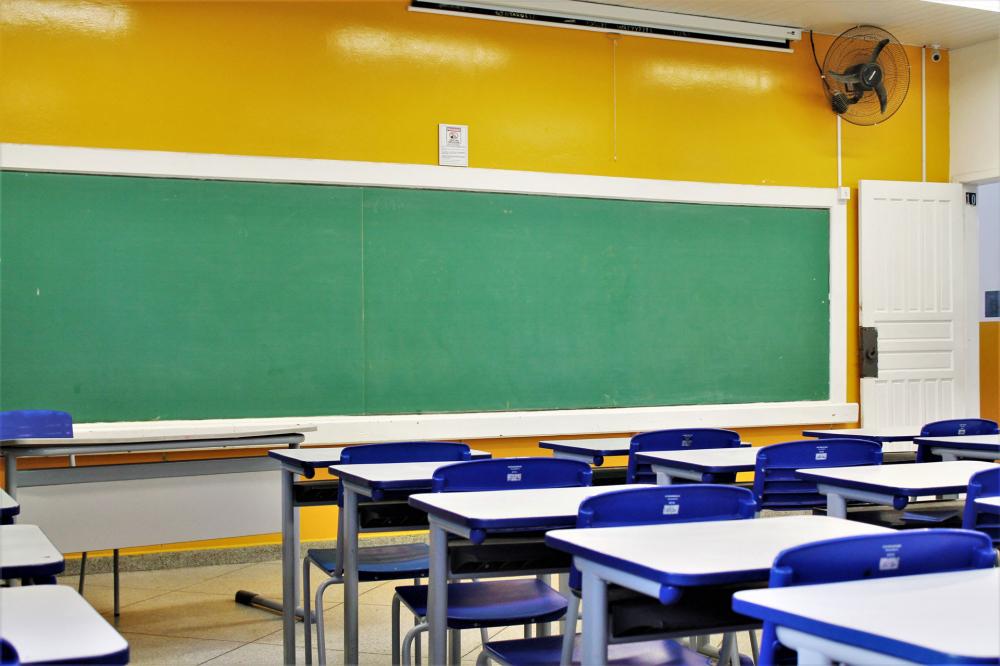 Aulas e expediente nas escolas estaduais estão suspensos - Foto: AEN