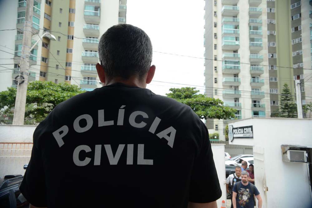 Além da forma virtual, os estelionatários podem fazer vítimas também por telefone ou indo até a casa das pessoas