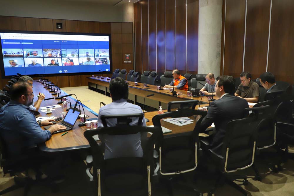 O governador Carlos Massa Ratinho Junior realizou reuniões por videoconferência neste sábado (28) e domingo (29) com 20 prefeitos das maiores cidades paranaenses