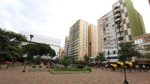 Em Londrina, o comércio havia retomado a atividades no dia 20 de abril após decreto do prefeito Marcelo Belinati (PP) estipular regra regras para a reabertura