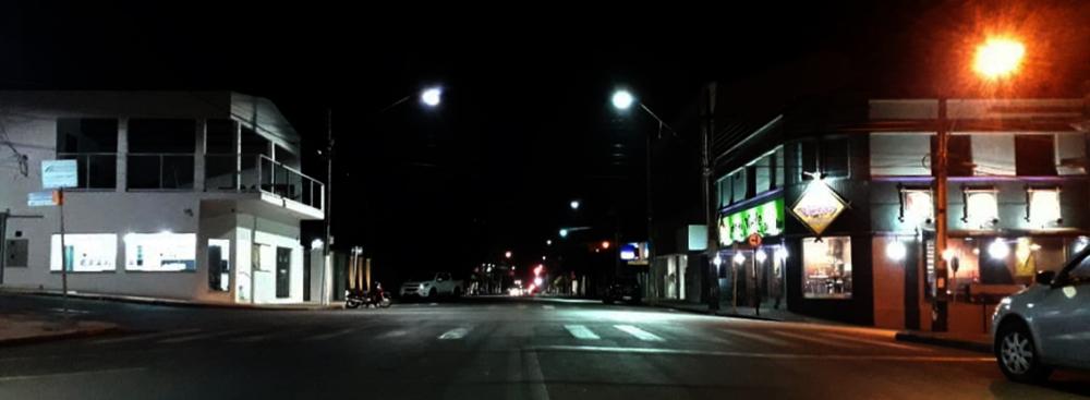 Vista panorâmica da Avenida Brasil de Cambará no início da noite desta terça-feria 12 de maio