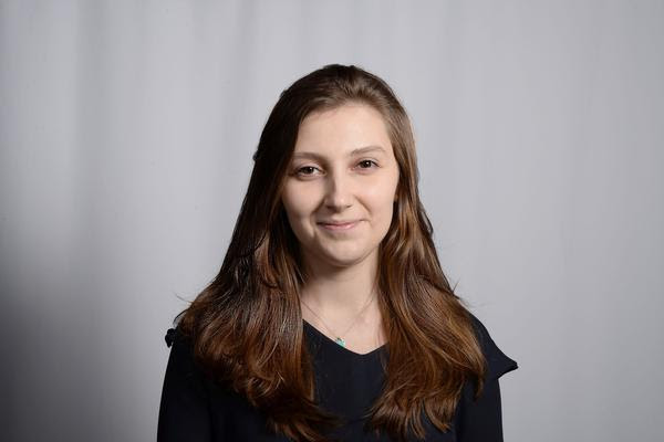Marina Amari, advogada, mestranda em Direito das Relações Sociais pela Universidade Federal do Paraná, integrante do escritório Assis Gonçalves, Kloss Neto, Advogados Associados - OAB-PR 97.122