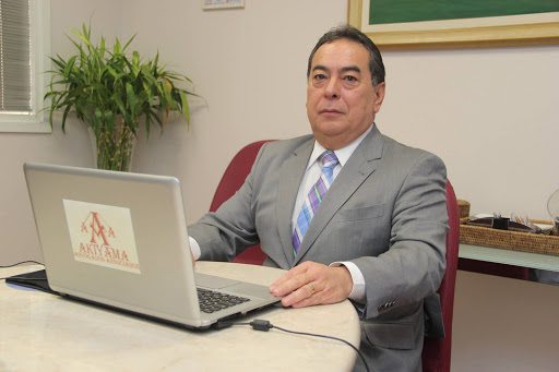 Dr. Paulo Eduardo Akiyama é formado em economia e em direito desde 1984. É palestrante, autor de artigos, sócio do escritório Akiyama Advogados Associados e atua com ênfase no direito empresarial e direito de família