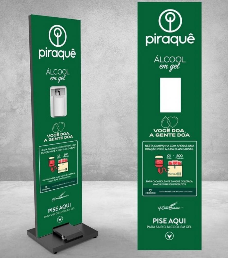 Totens com dispensers de álcool em gel