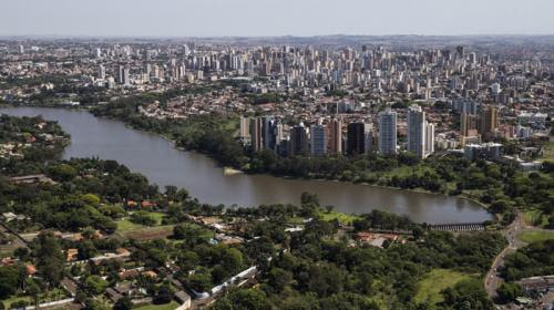 Das 321 confirmações, 98 estão em isolamento domiciliar, 20 em enfermaria, seis em UTI, 176 curados e 21 óbitos.
