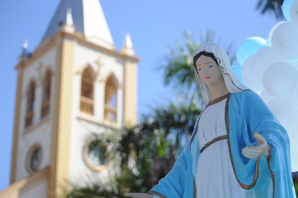 Imagem de Nossa Senhora das Graças percorreu as principais ruas e avenidas de Cambará. Foto. C.Roberto Francisquini - Aquivo Circulandoaqui