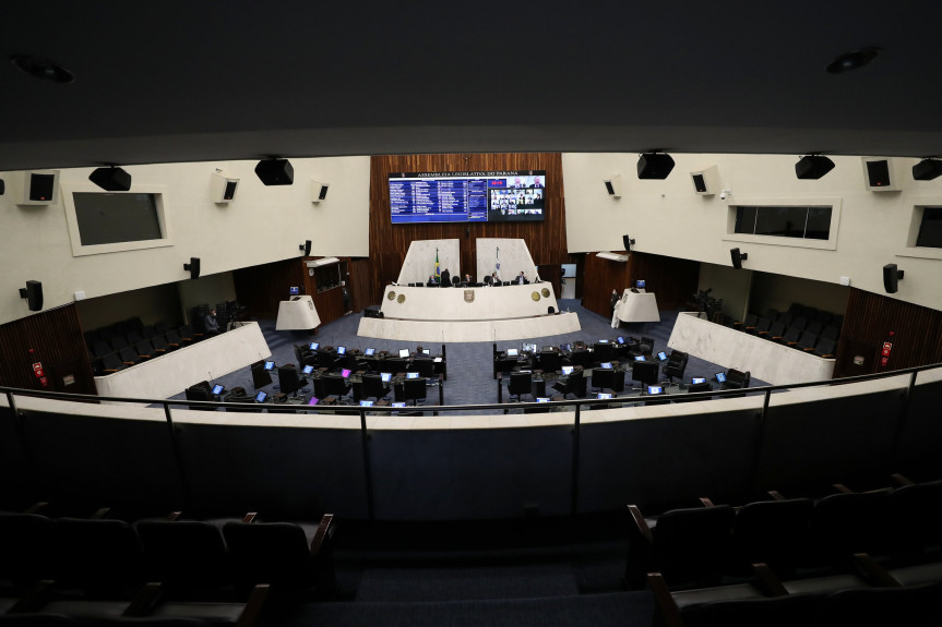 Deputados iniciam na sessão plenária remota de segunda-feira (15) a análise da PEC que trata das aposentadorias de policiais 