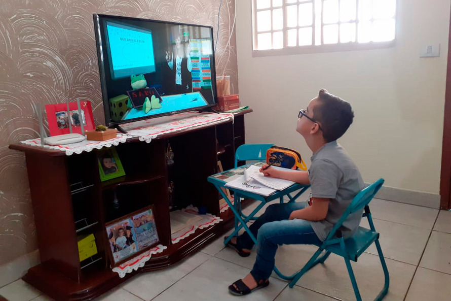 A medida faz parte do calendário escolar e teve metade dos seus dias usados no início da quarentena, em março, quando ainda não havia aulas remotas