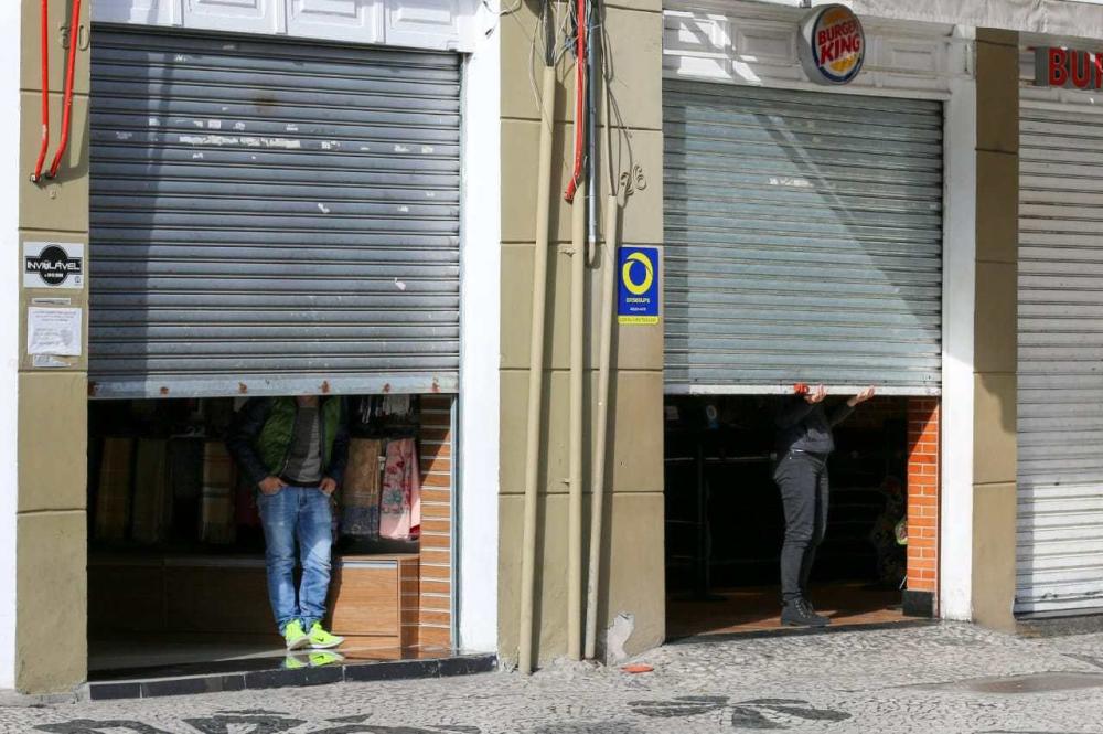 Associações e entidades sindicais de empresários e trabalhadores querem evitar novo fechamento do comércio no Paraná