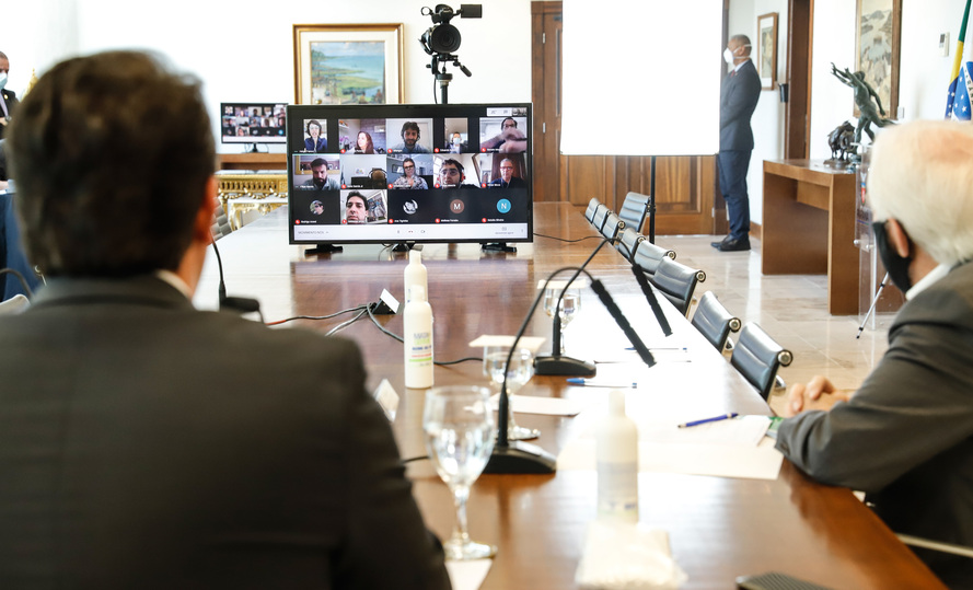 Iniciativa foi tratada em videoconferência do governador Ratinho Junior com os executivos das empresas Ambev, Aurora Alimentos, BRF, Coca-Cola Brasil, Grupo Heineken, Mondelēz International, Nestlé e PepsiCo