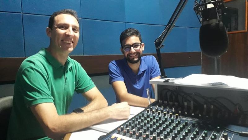 Alistamento, transferência e regularização de título de eleitor foi o papo do dia com Dr. Vitor Hugo Pires, Chefe do Cartório Eleitoral de Cambará, que esteve na companhia de André Aguiar.