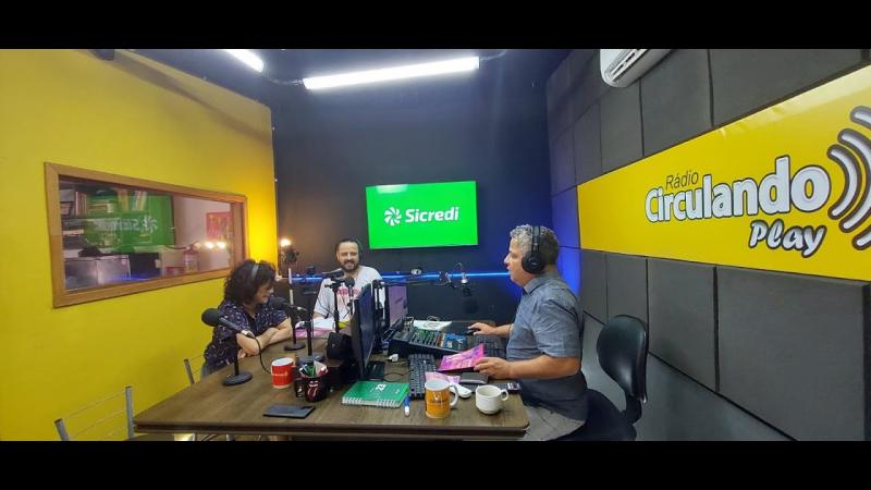 Rhena de Faria e Renan Bonito hoje na Rádio Circulando Play